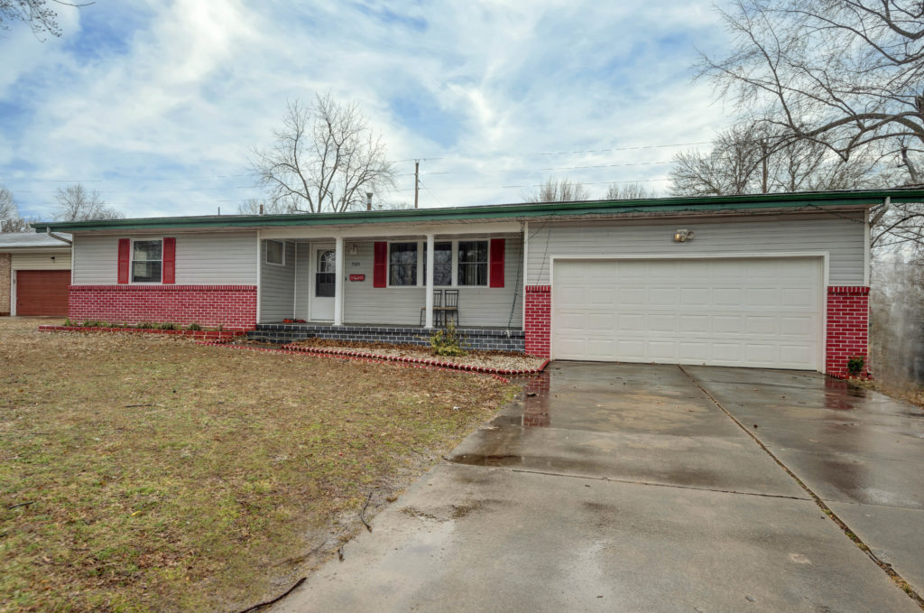 3326 E Berkeley St Springfield, Mo 65804 3326 E Berkeley St Springfield, Mo 65804