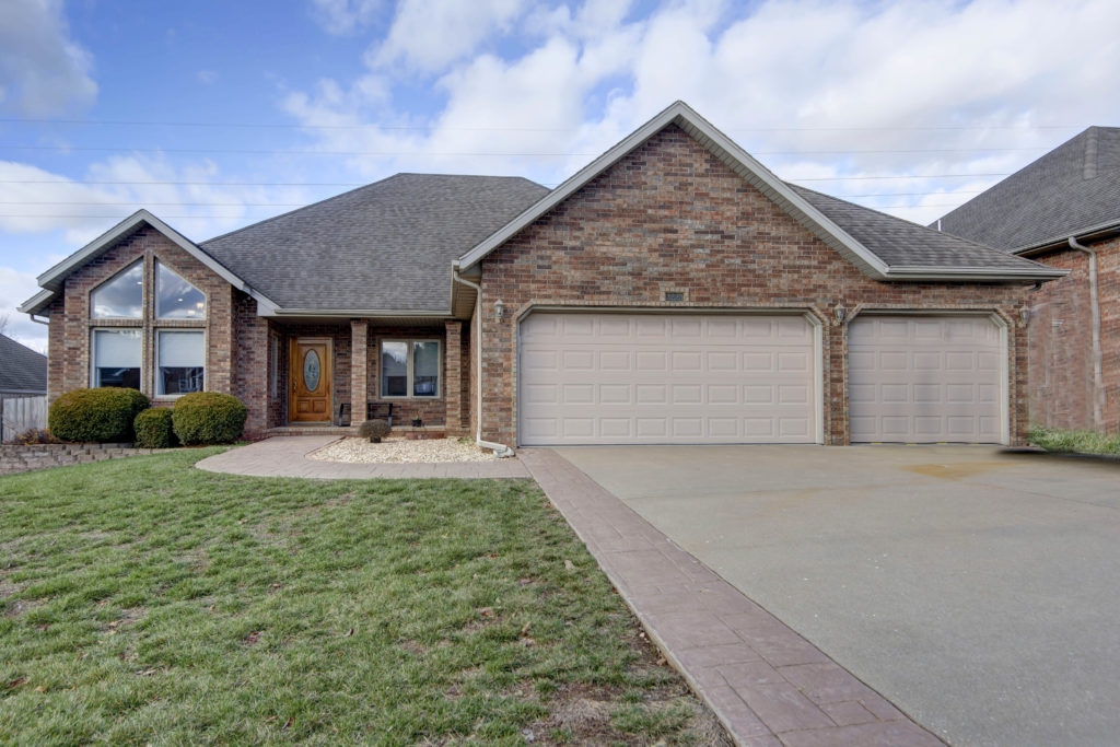 3223 E Fox Grape St Springfield, Mo 65804 3223 E Fox Grape St Springfield, Mo 65804