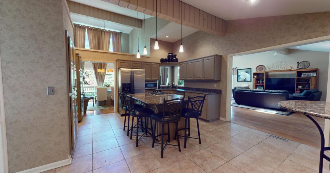 4364-E-Linwood-Street-05012024_201932