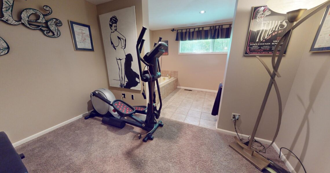 4364-E-Linwood-Street-05012024_202420