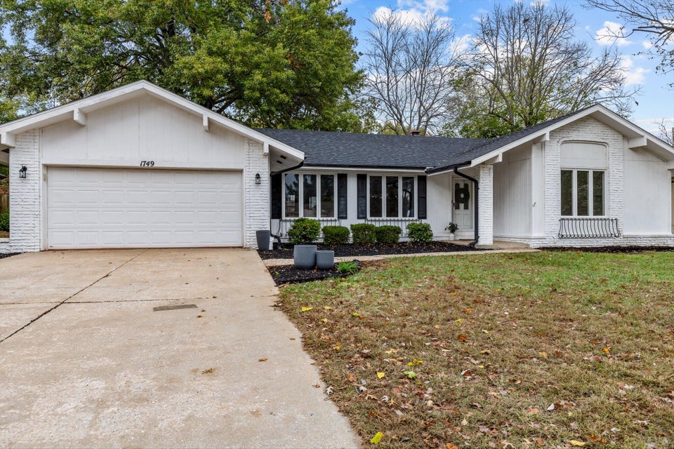 1749 E Jacqueline St Springfield Mo 65804 1749 E Jacqueline St Springfield Mo 65804